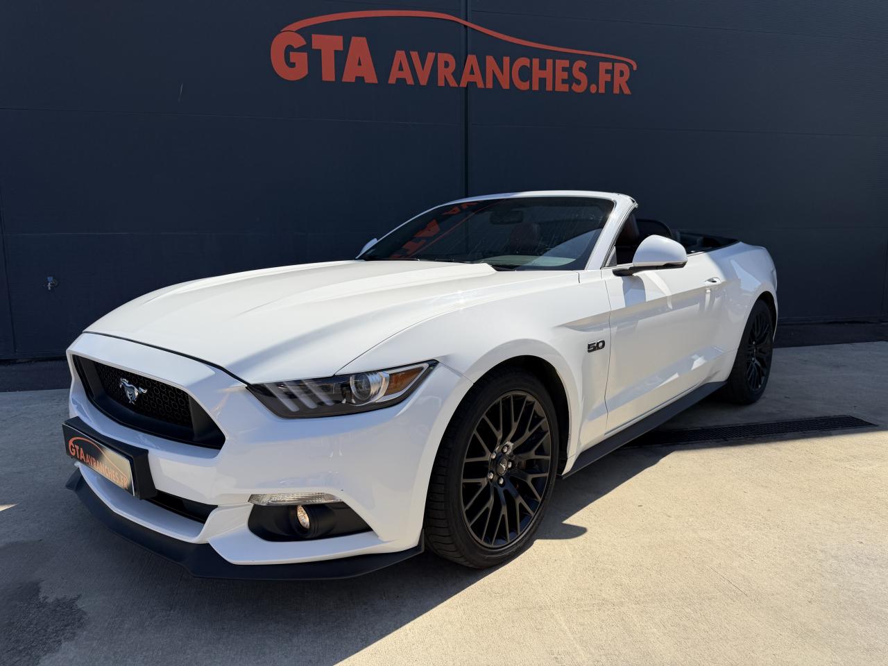 FORD MUSTANG