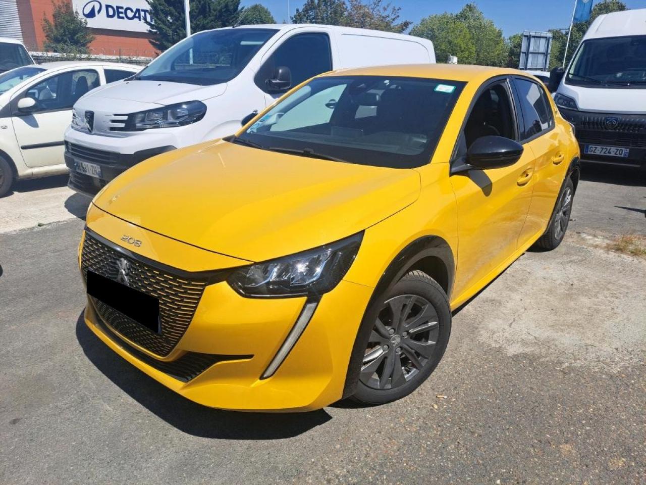 PEUGEOT 208