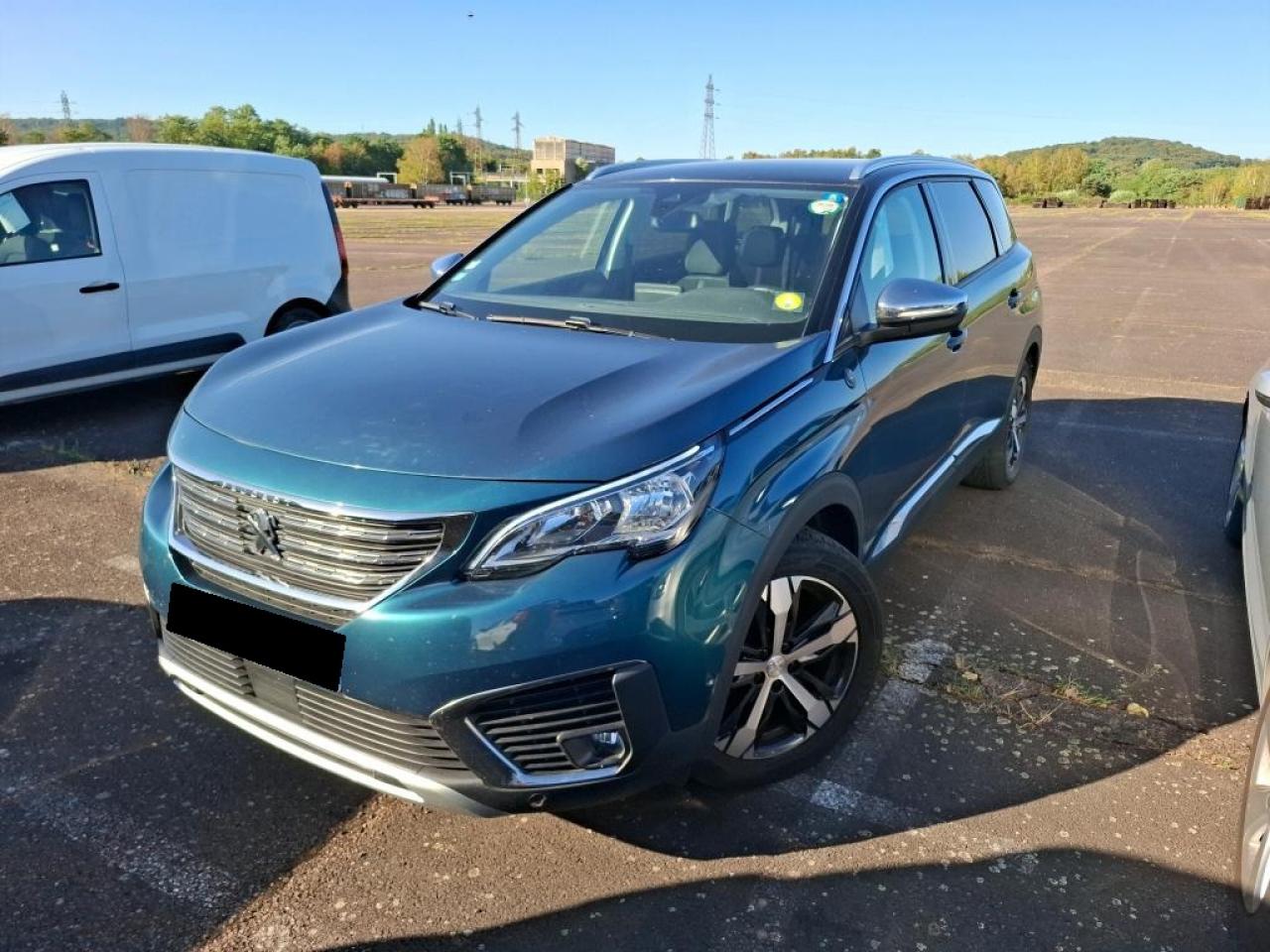 PEUGEOT 5008