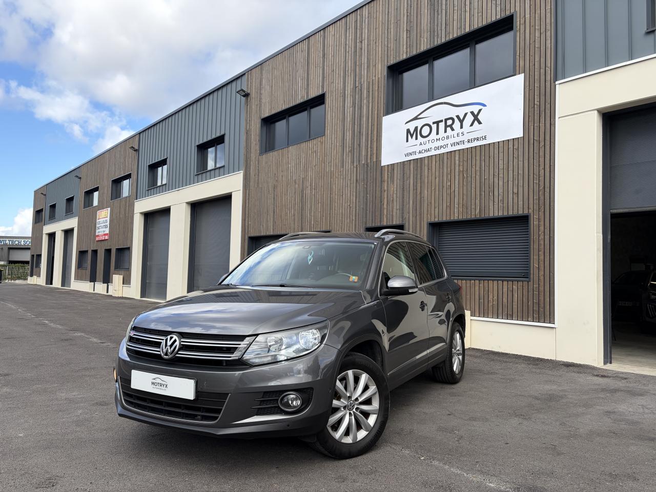 VOLKSWAGEN TIGUAN