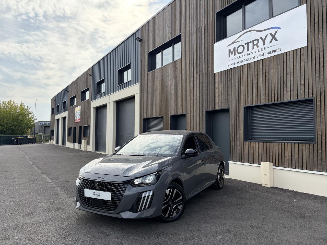 PEUGEOT 208