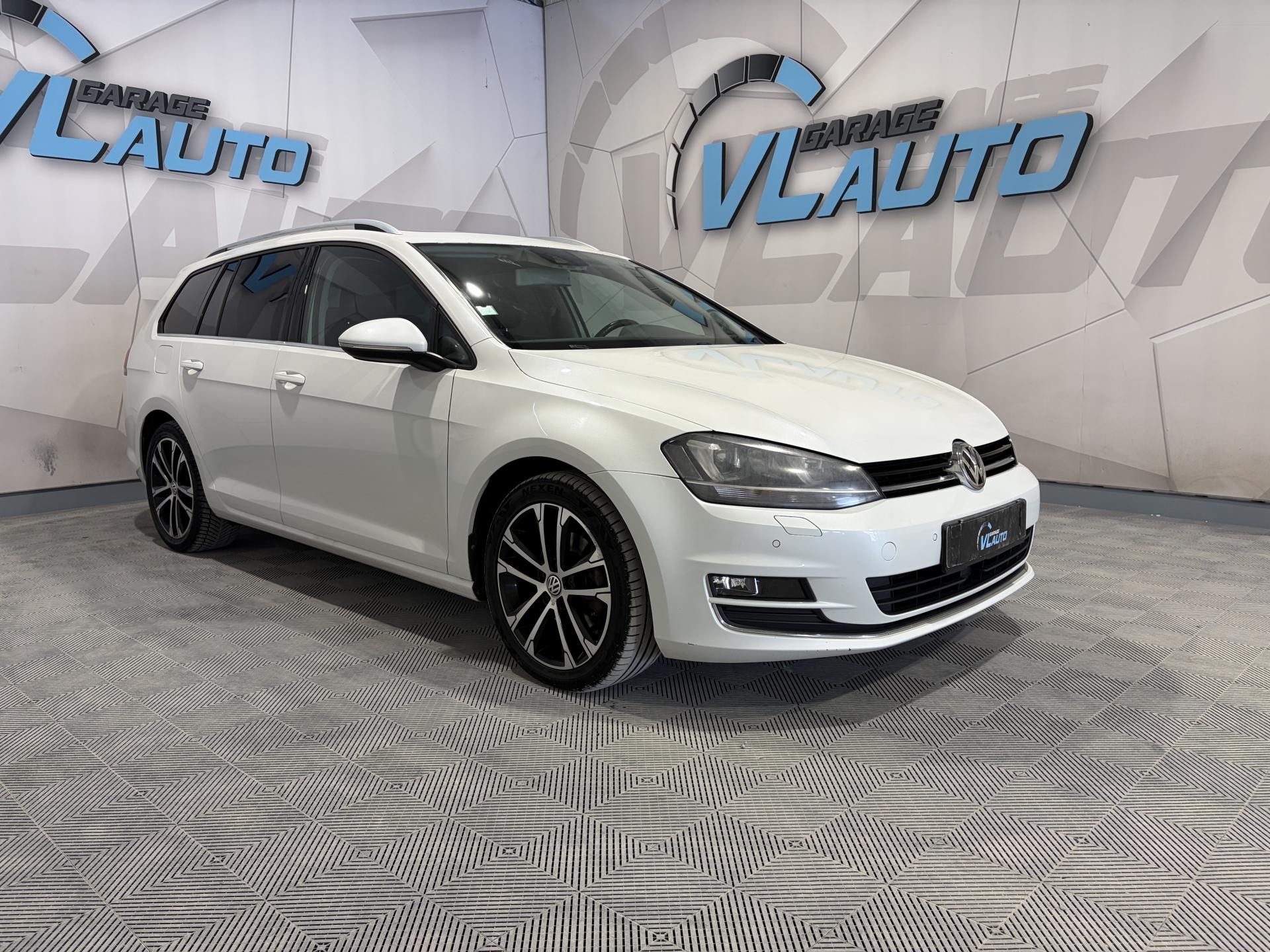 VOLKSWAGEN Golf SW 2.0 TDI 150 BlueMotion Technology Carat DSG6 + Toit Ouvrant + Options