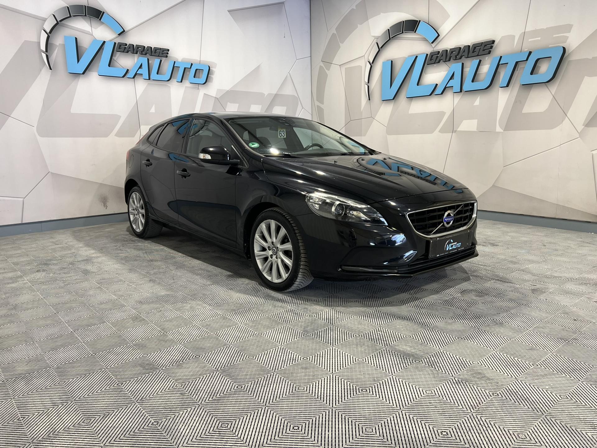 VOLVO V40 D2 115 Kinetic + Options