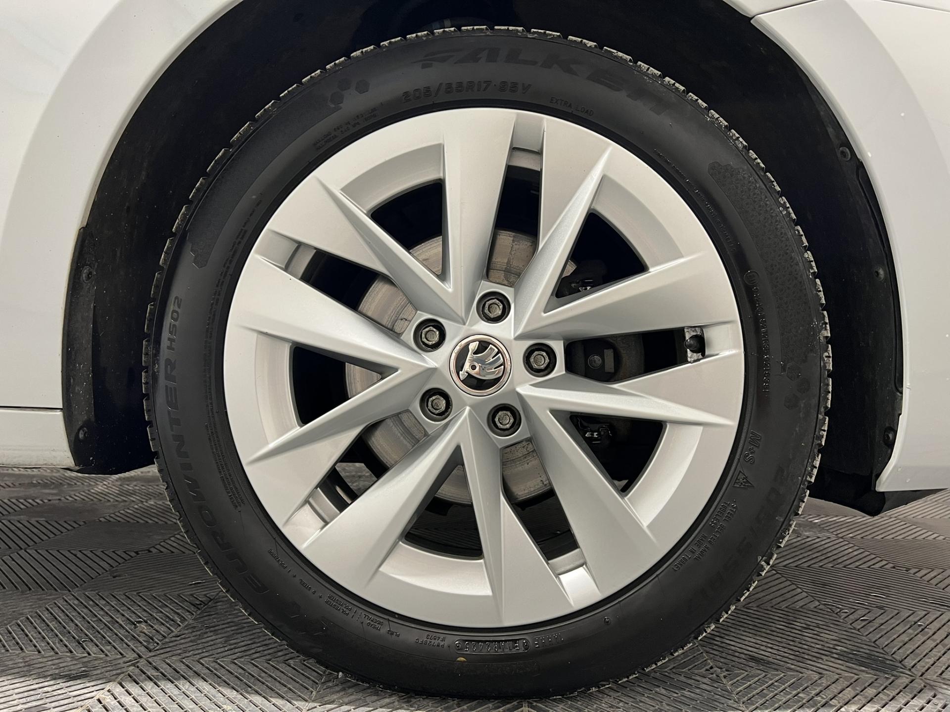 SKODA OCTAVIA COMBI occasion TINQUEUX - Photo 17