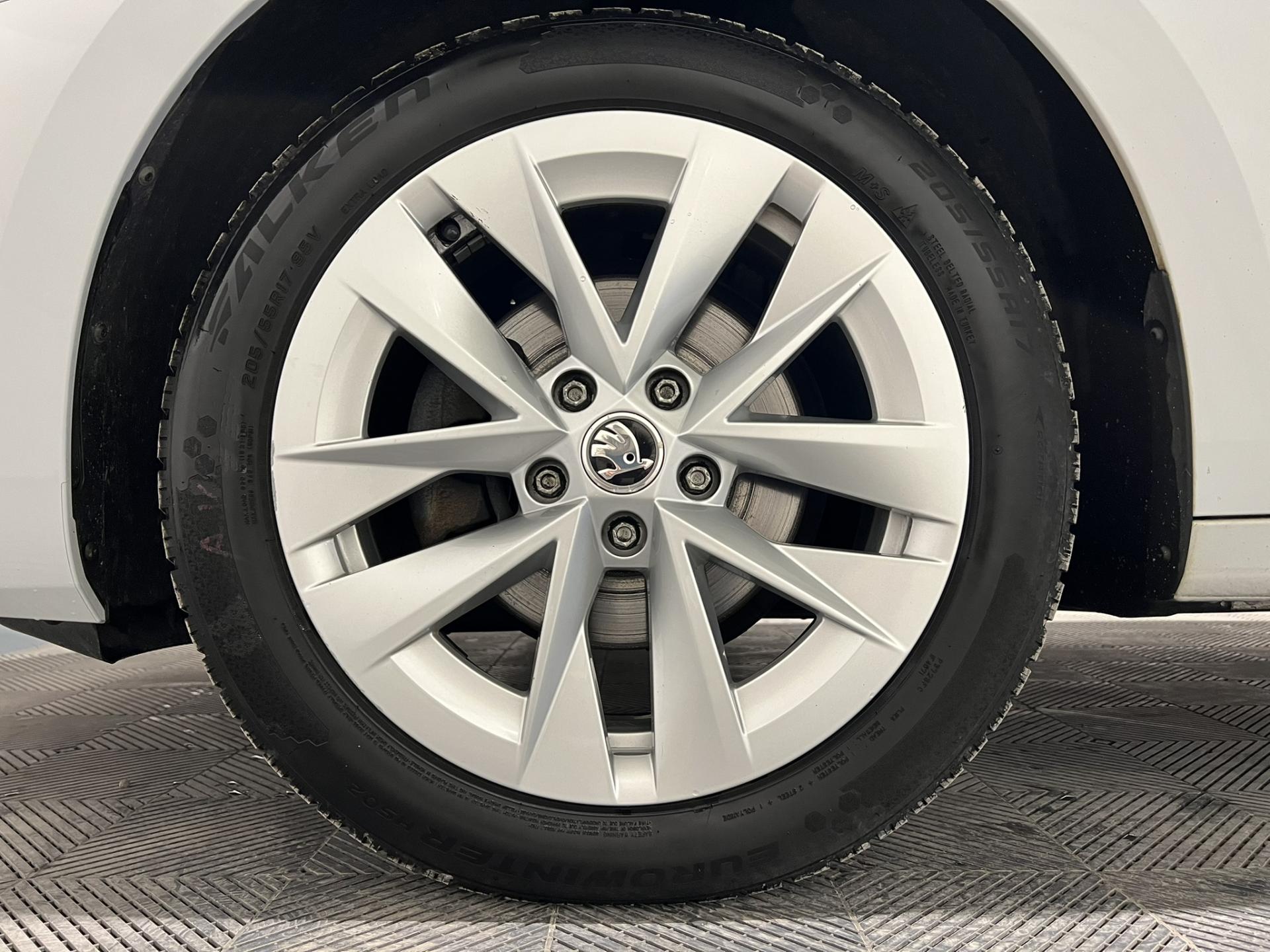 SKODA OCTAVIA COMBI occasion TINQUEUX - Photo 18