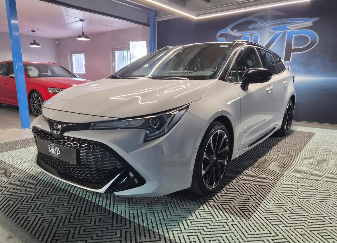 TOYOTA COROLLA TOURING SPORT