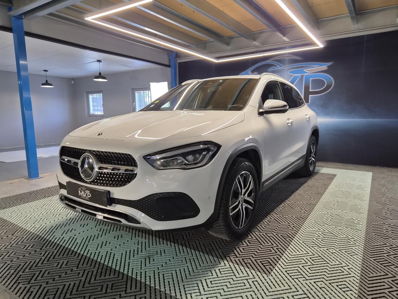 MERCEDES GLA