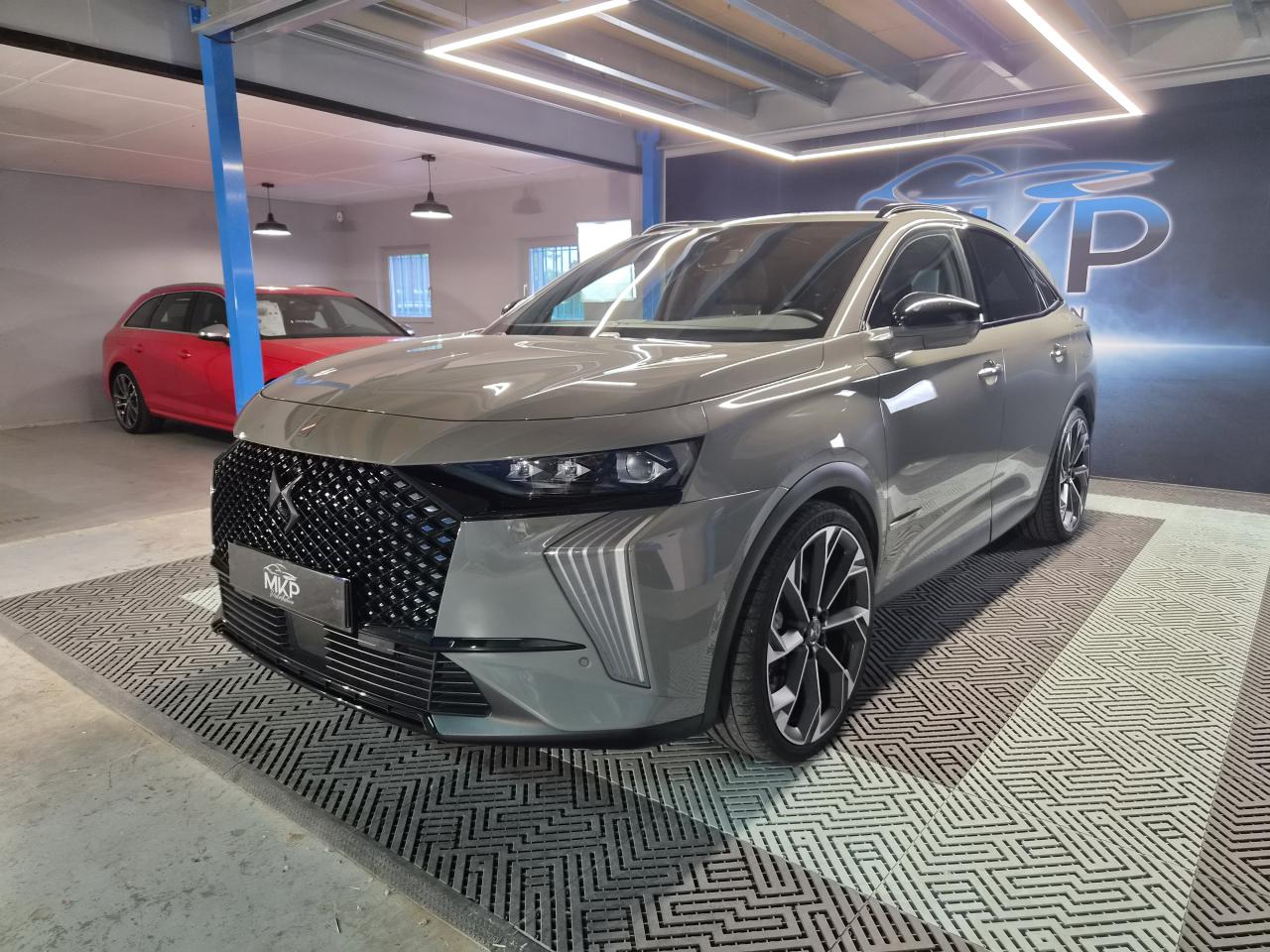 DS DS 7 E-Tense 360 EAT8 4x4 La Premiere