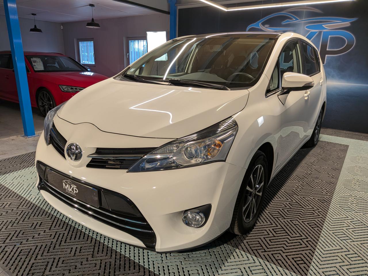 TOYOTA VERSO