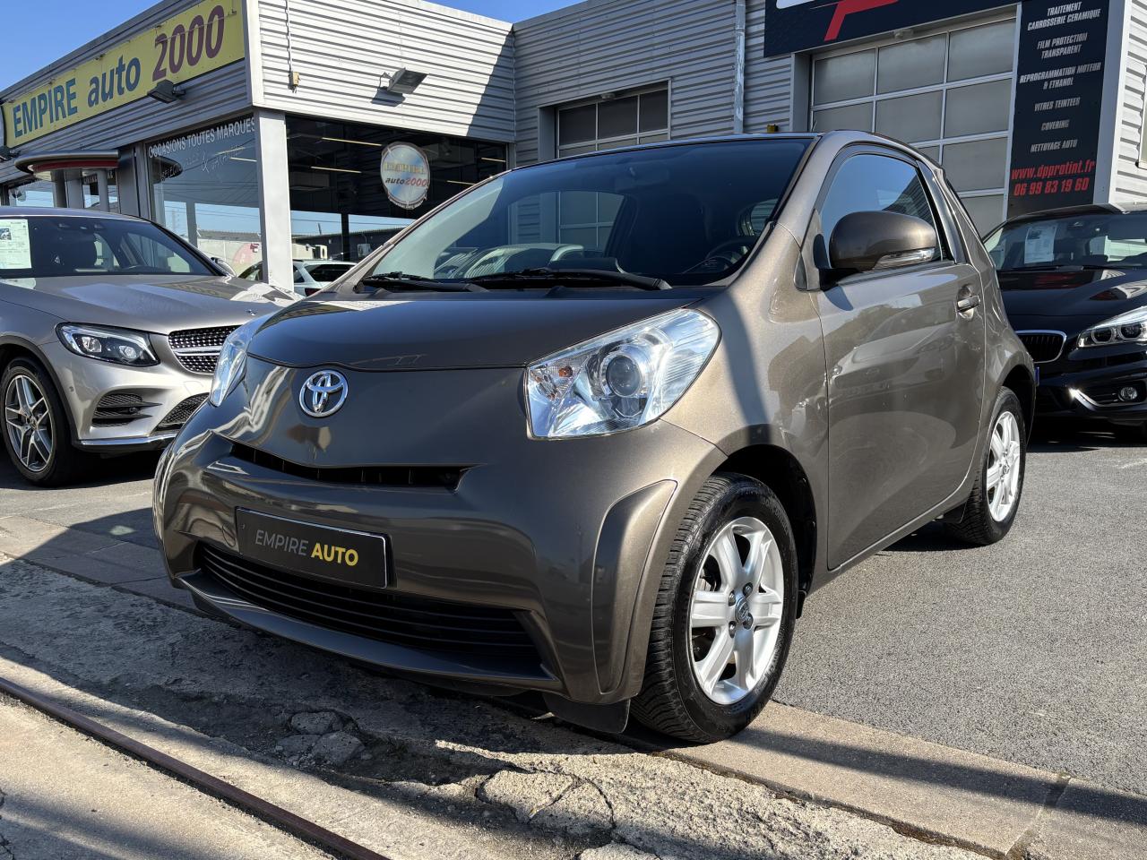 TOYOTA IQ