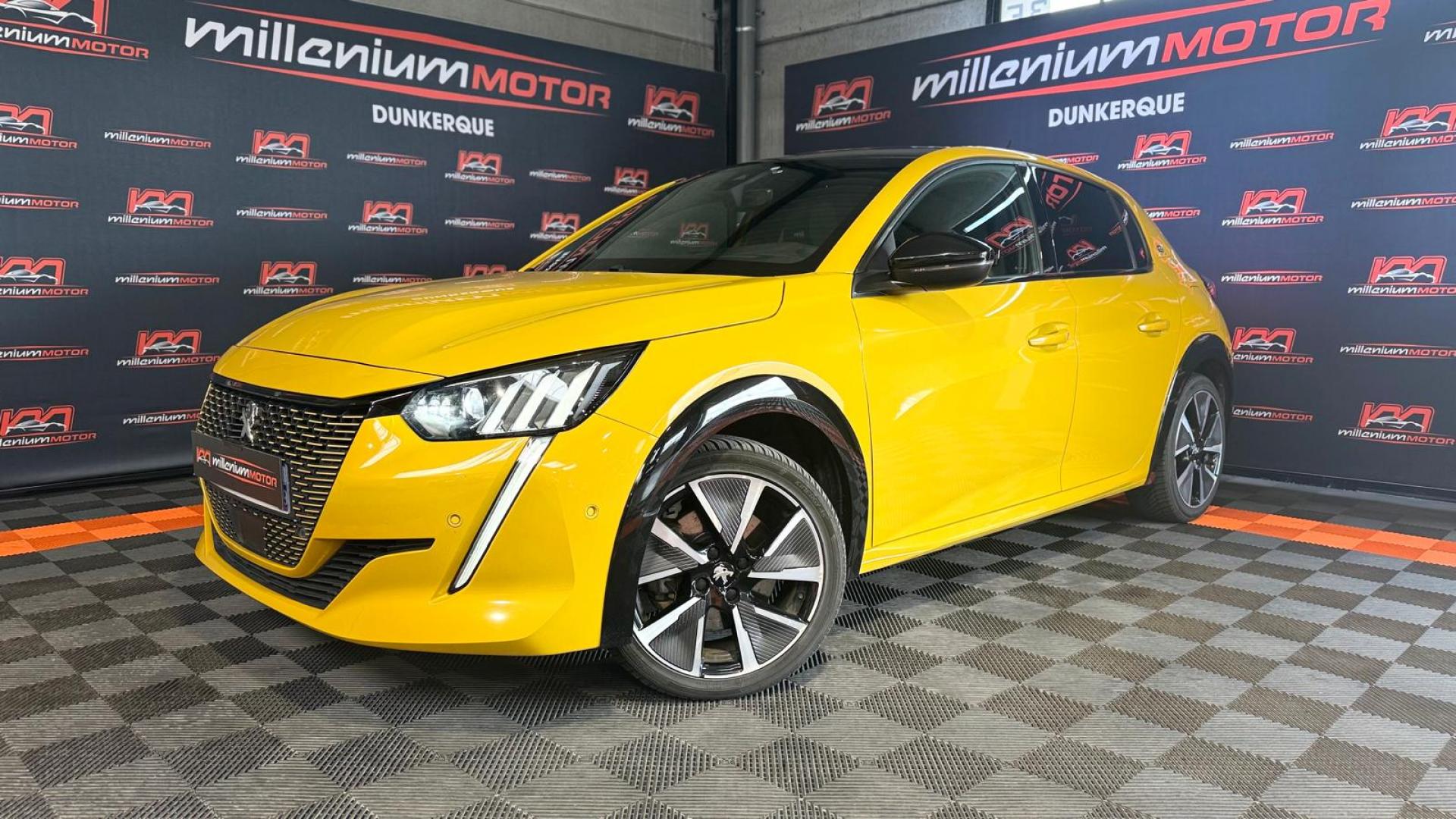 PEUGEOT 208