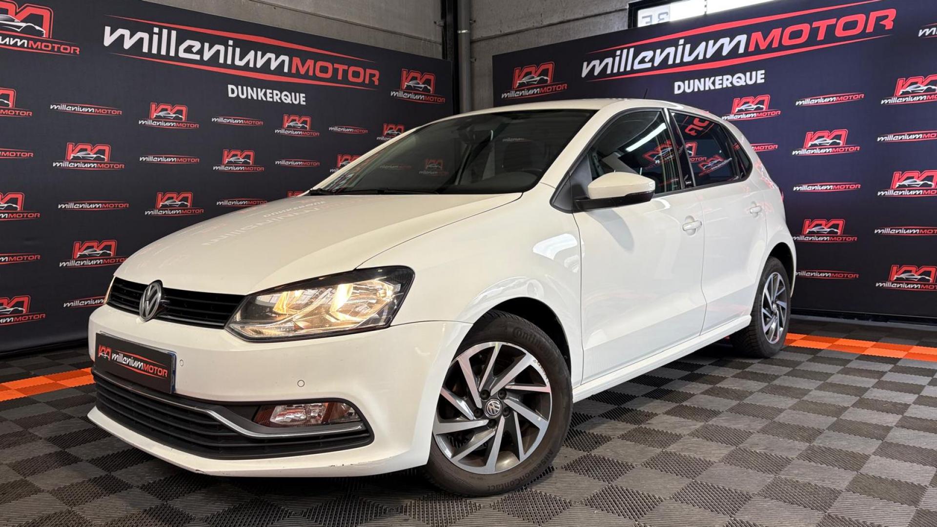 VOLKSWAGEN POLO