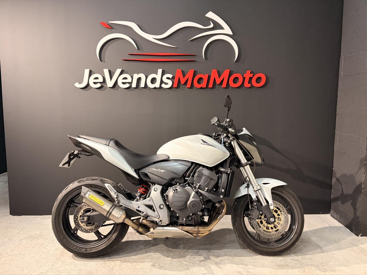 HONDA CB HORNET