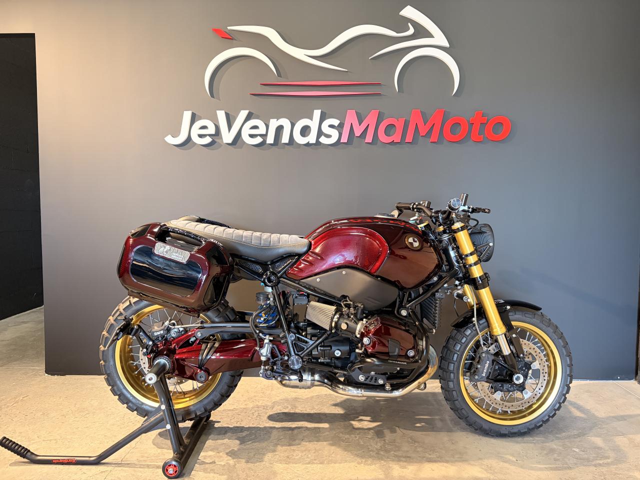 BMW R NINE T