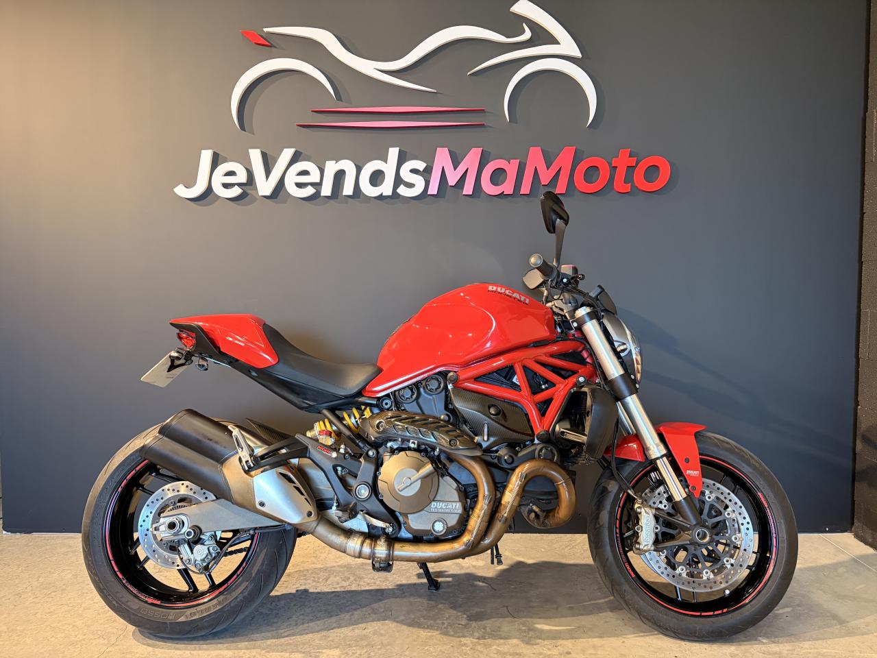 DUCATI MONSTER 821