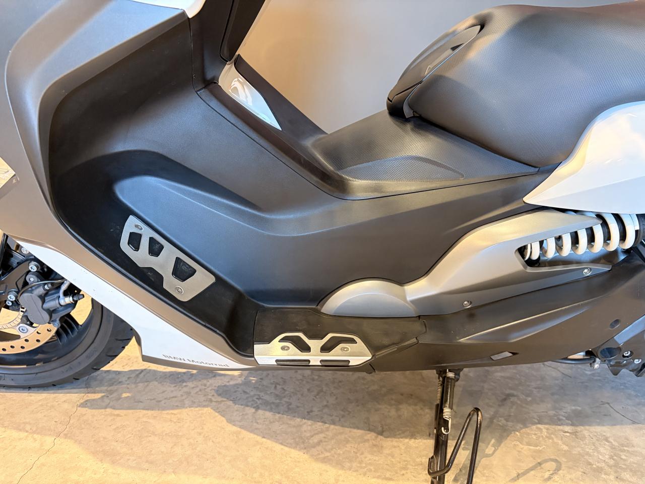 Thumbnail 24