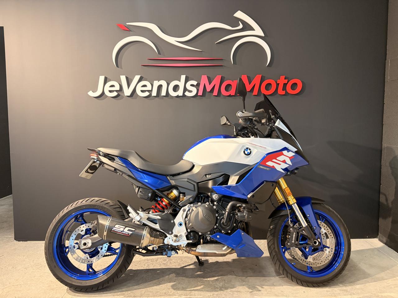 BMW F 900 XR
