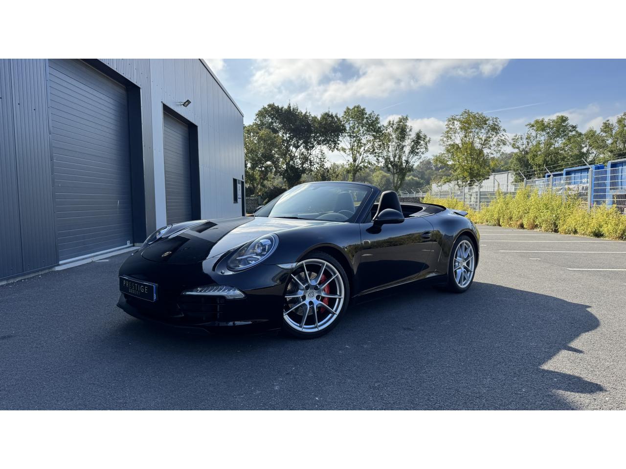 PORSCHE 911