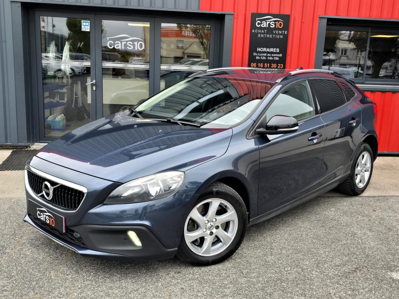 VOLVO V40 D2 120 SUMMUM - SUIVI 100% VOLVO