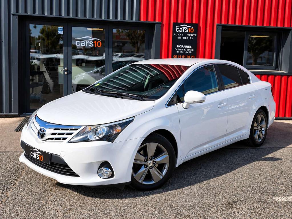 TOYOTA AVENSIS 2.0 D-4D 124 LIFE + ATTELAGE - 1ERE MAIN