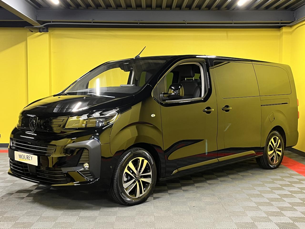 PEUGEOT TRAVELLER