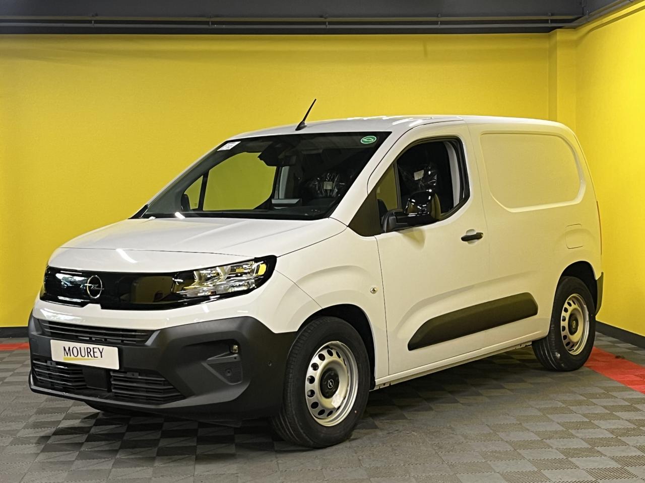 OPEL COMBO -e Cargo Electrique Taille M - 136CV 800Kg / 3 Caméras / Roue de secours / Car Play