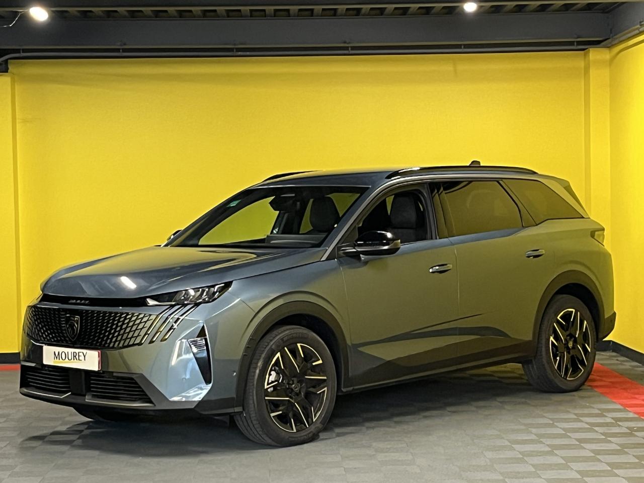 PEUGEOT 5008