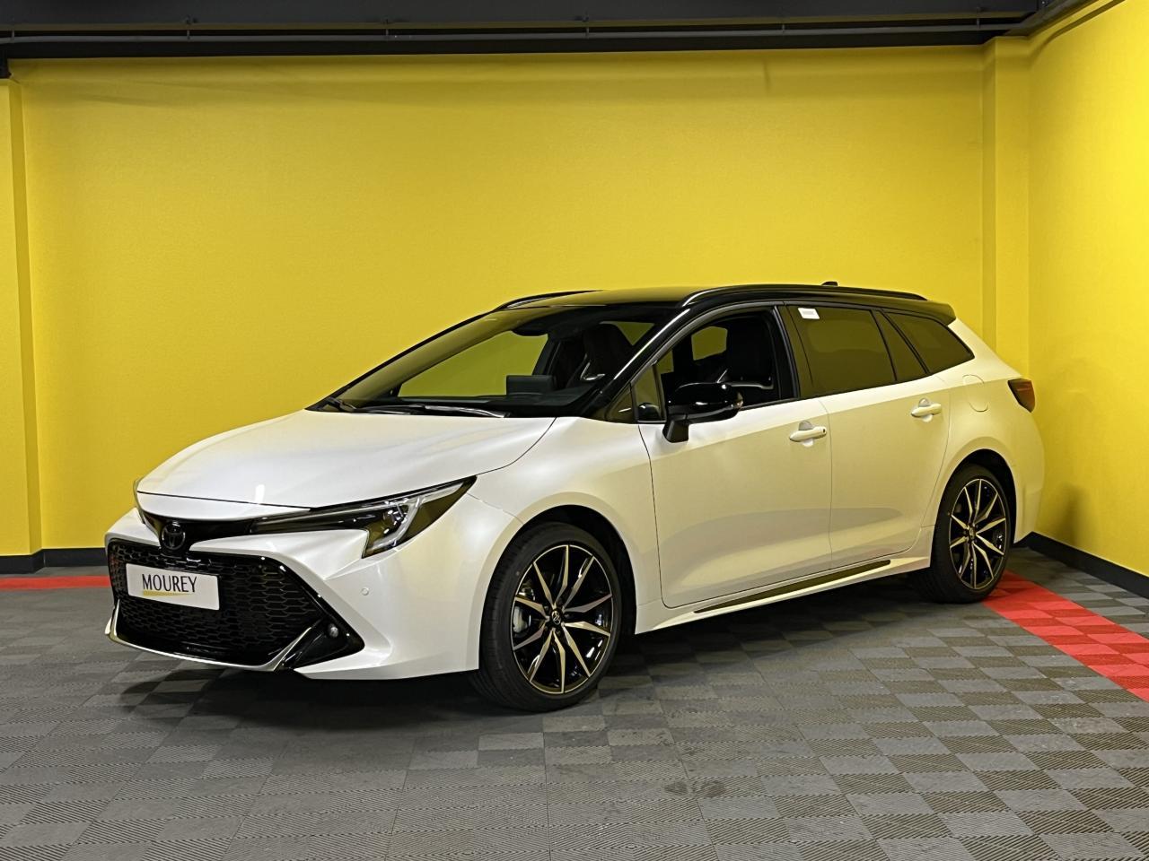 TOYOTA COROLLA TOURING SPORT