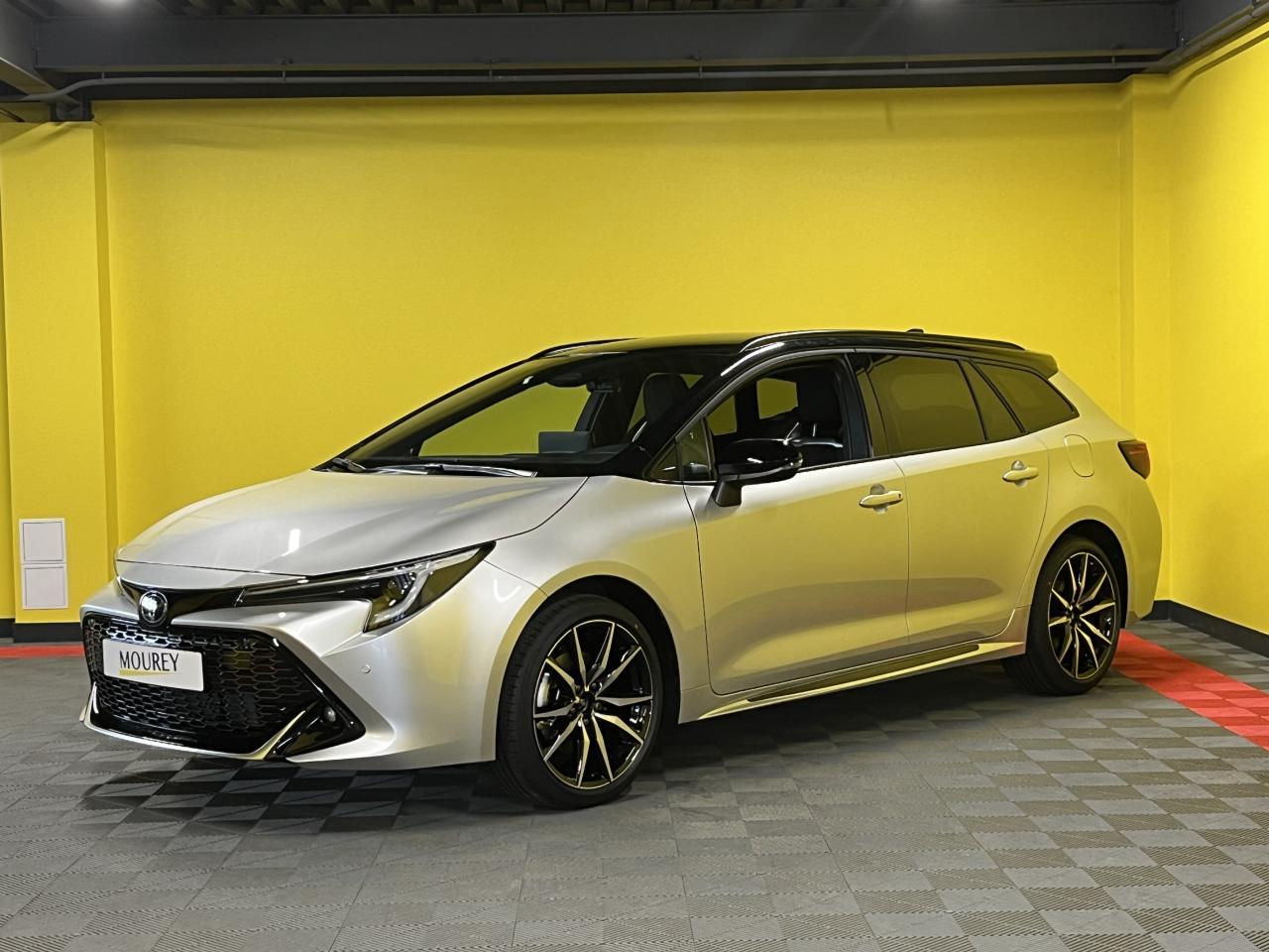 TOYOTA COROLLA TOURING SPORT