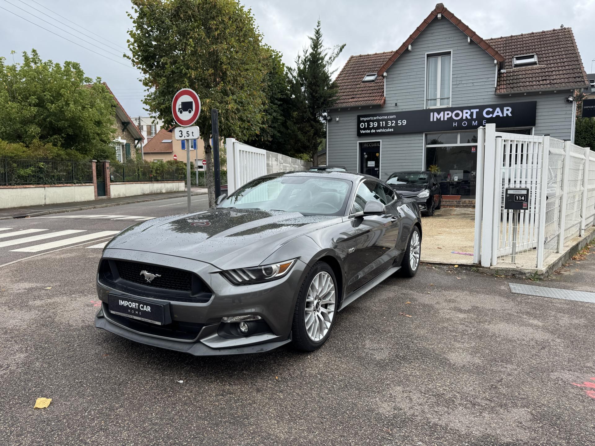FORD MUSTANG