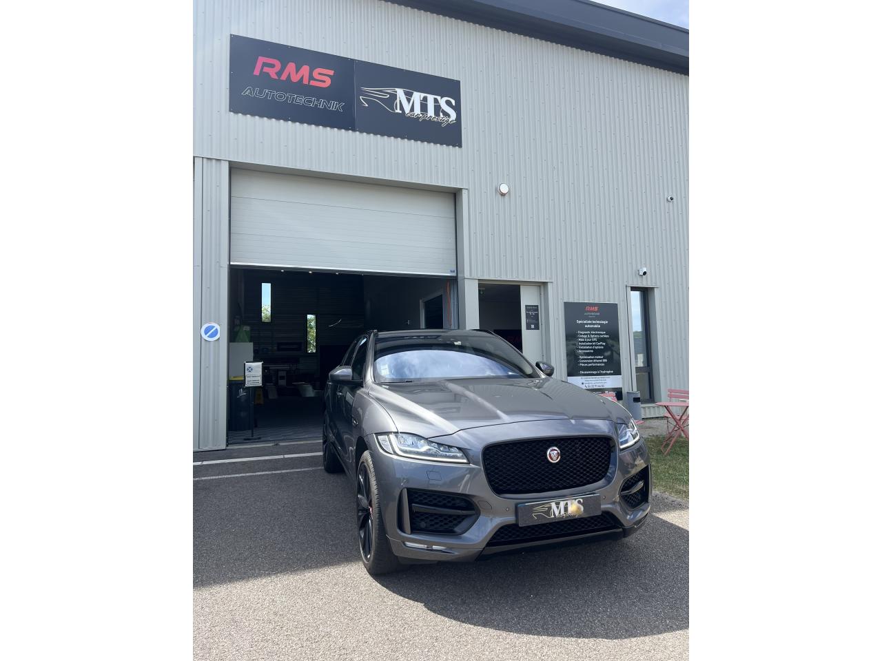 JAGUAR F.PACE 3.0 D V6 - 300 - BVA - Stop/Start - AWD R-Sport PHASE 1