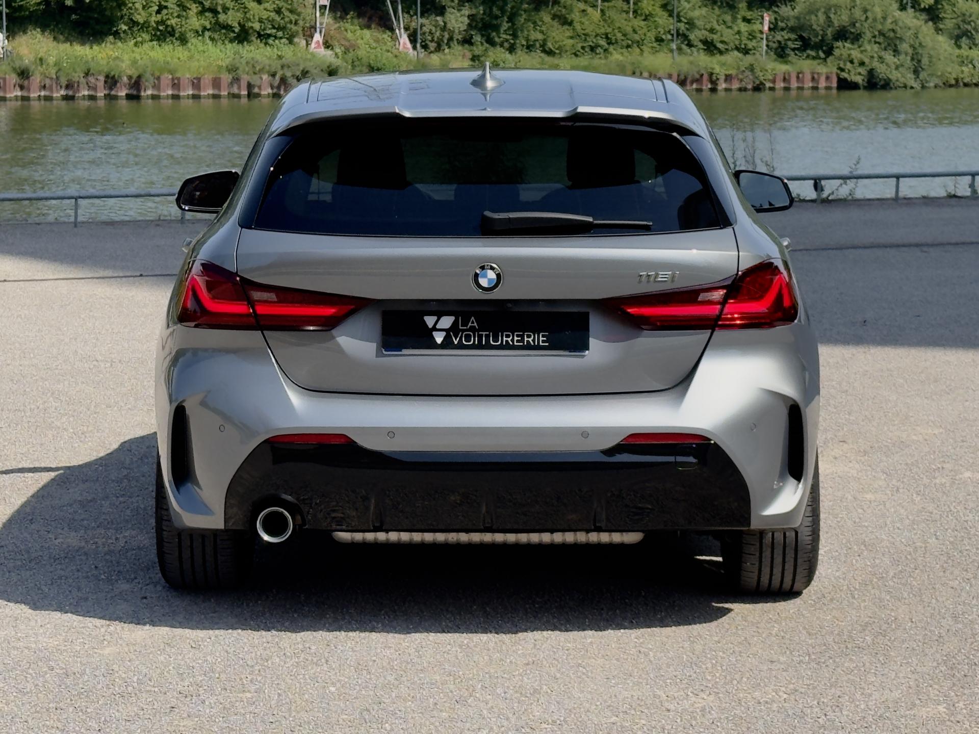 BMW Série 1 118iA 136 CH DKG M Sport - photo 4