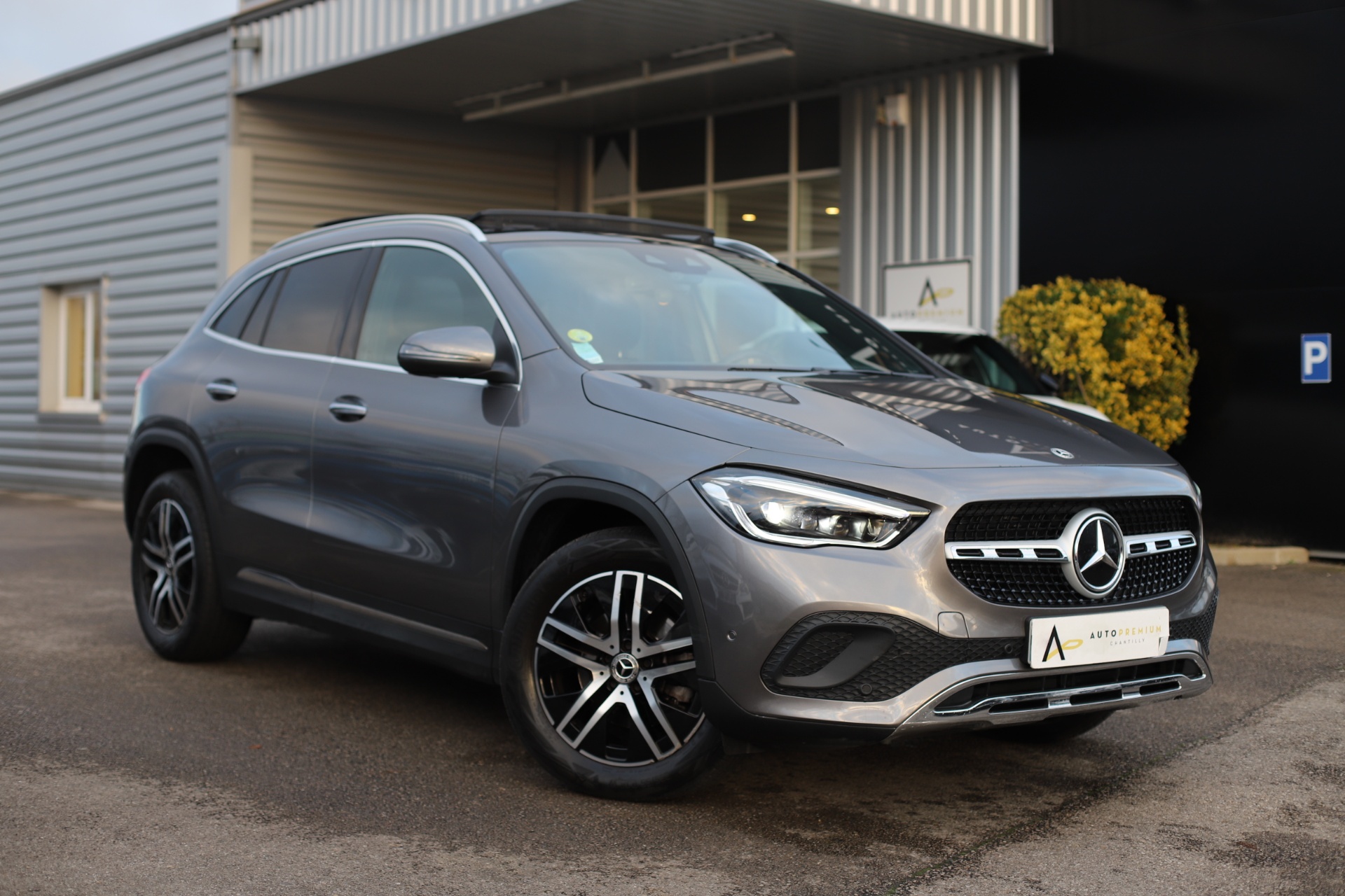 MERCEDES GLA