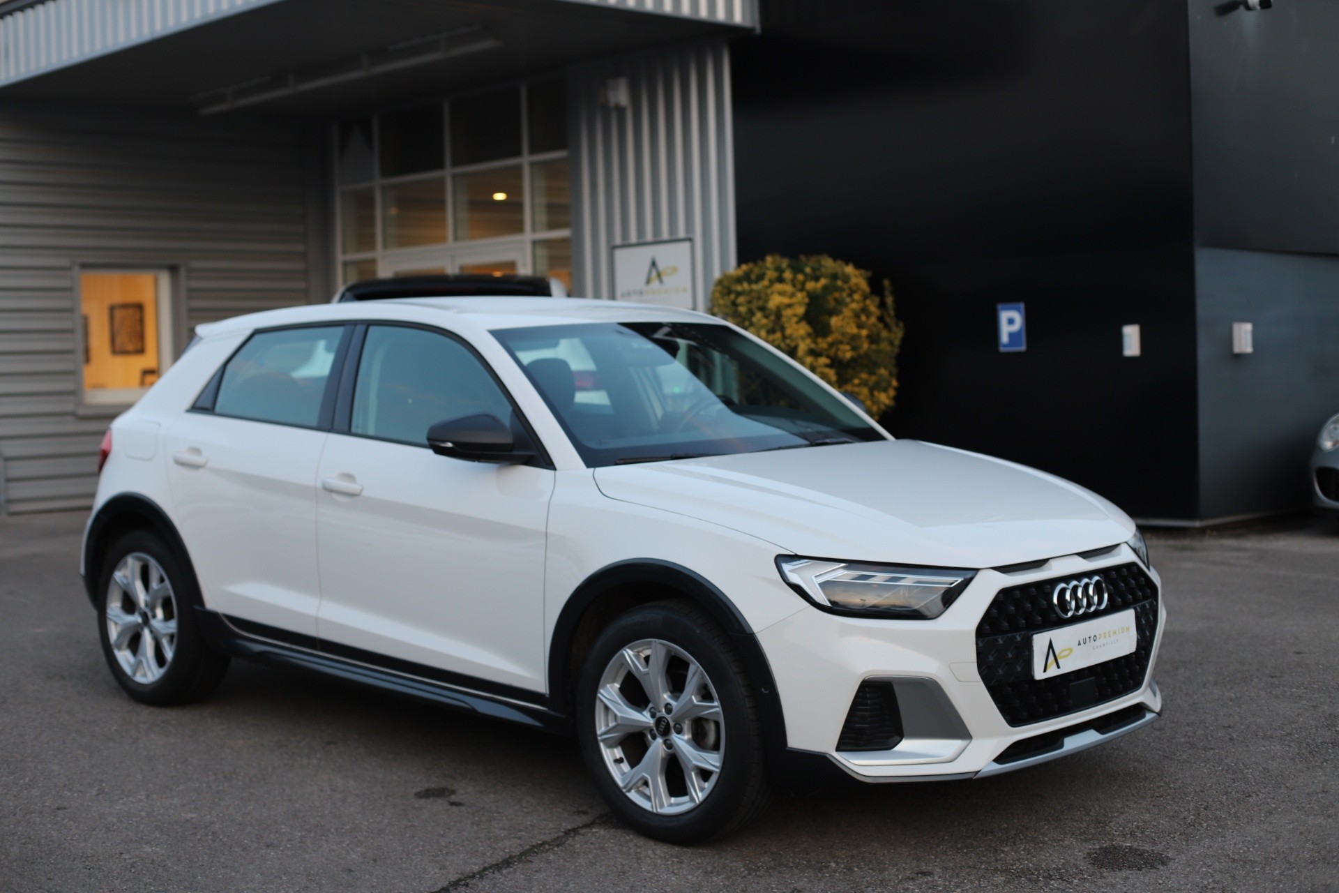 Audi A1 allstreet 30 tfsi 110 ch s tronic 7 design luxe