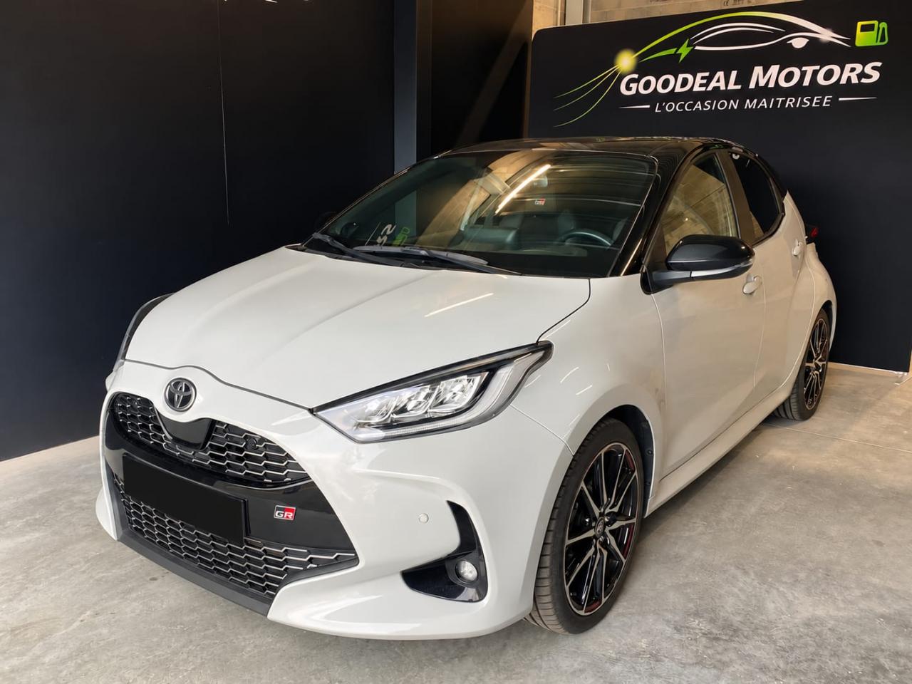 TOYOTA YARIS HYBRIDE 116CH FINITION GR SPORT - GARANTIE 6 MOIS MINIMUM