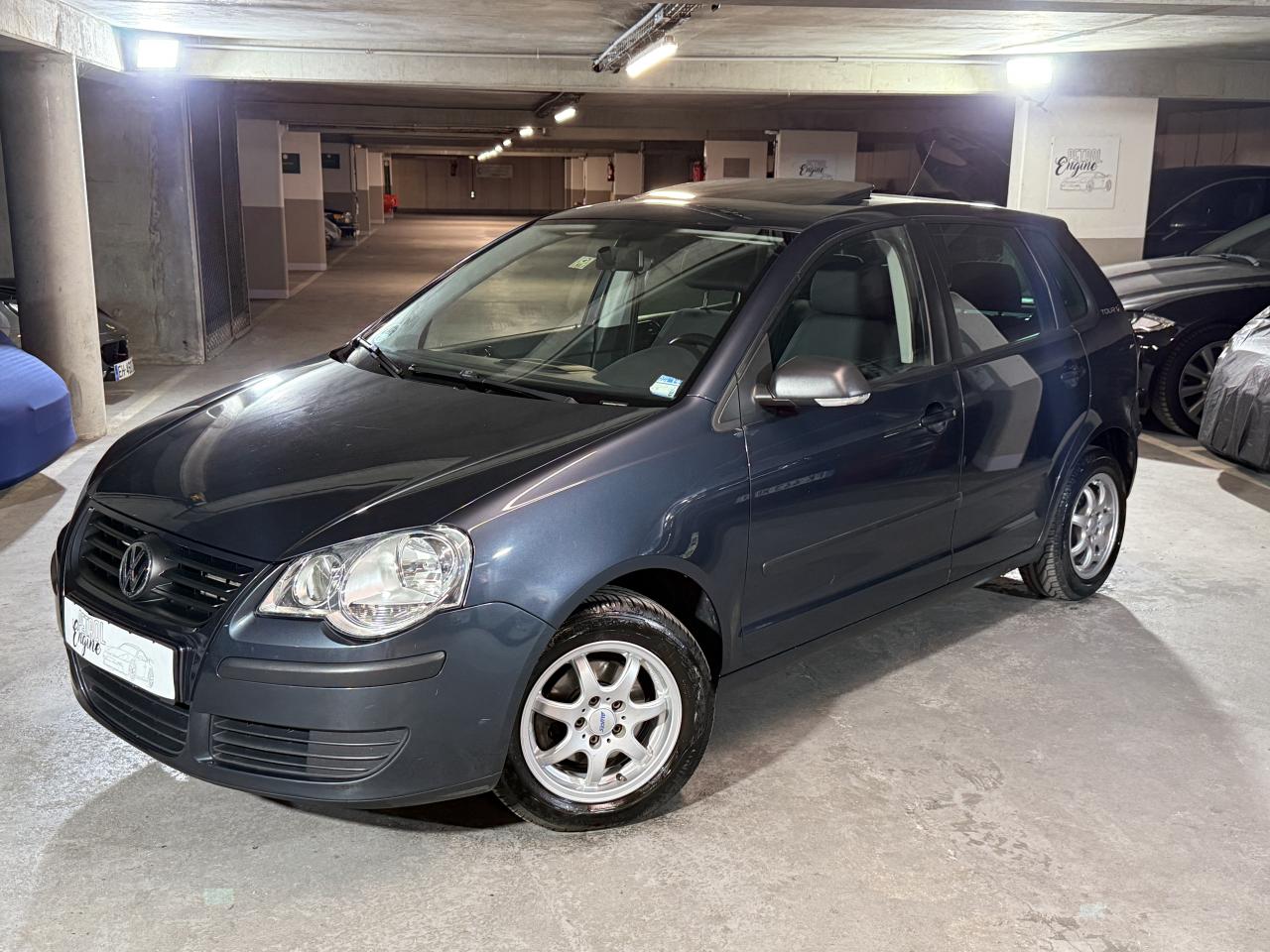 VOLKSWAGEN POLO