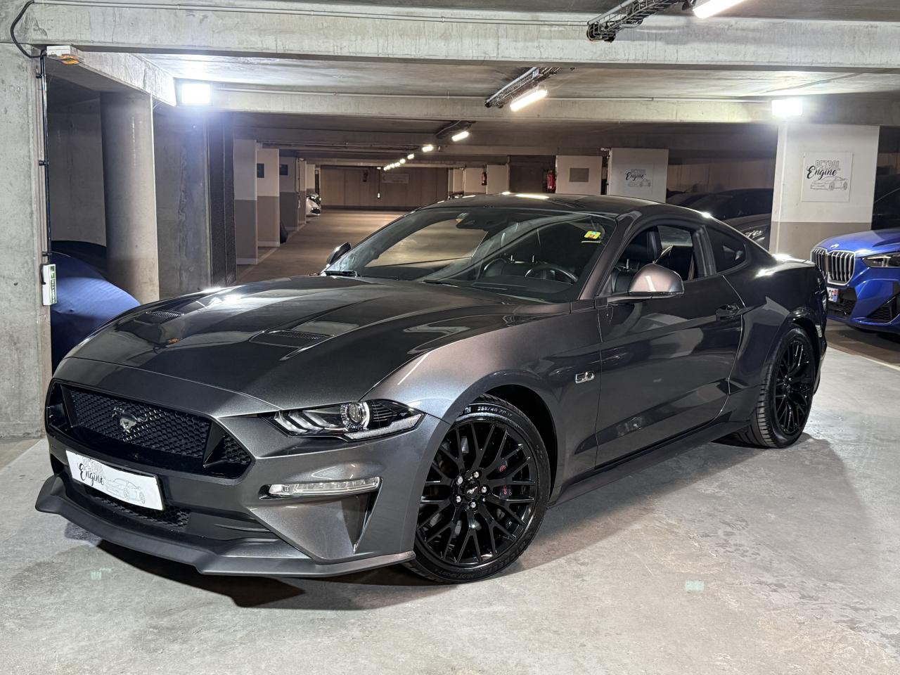 FORD MUSTANG
