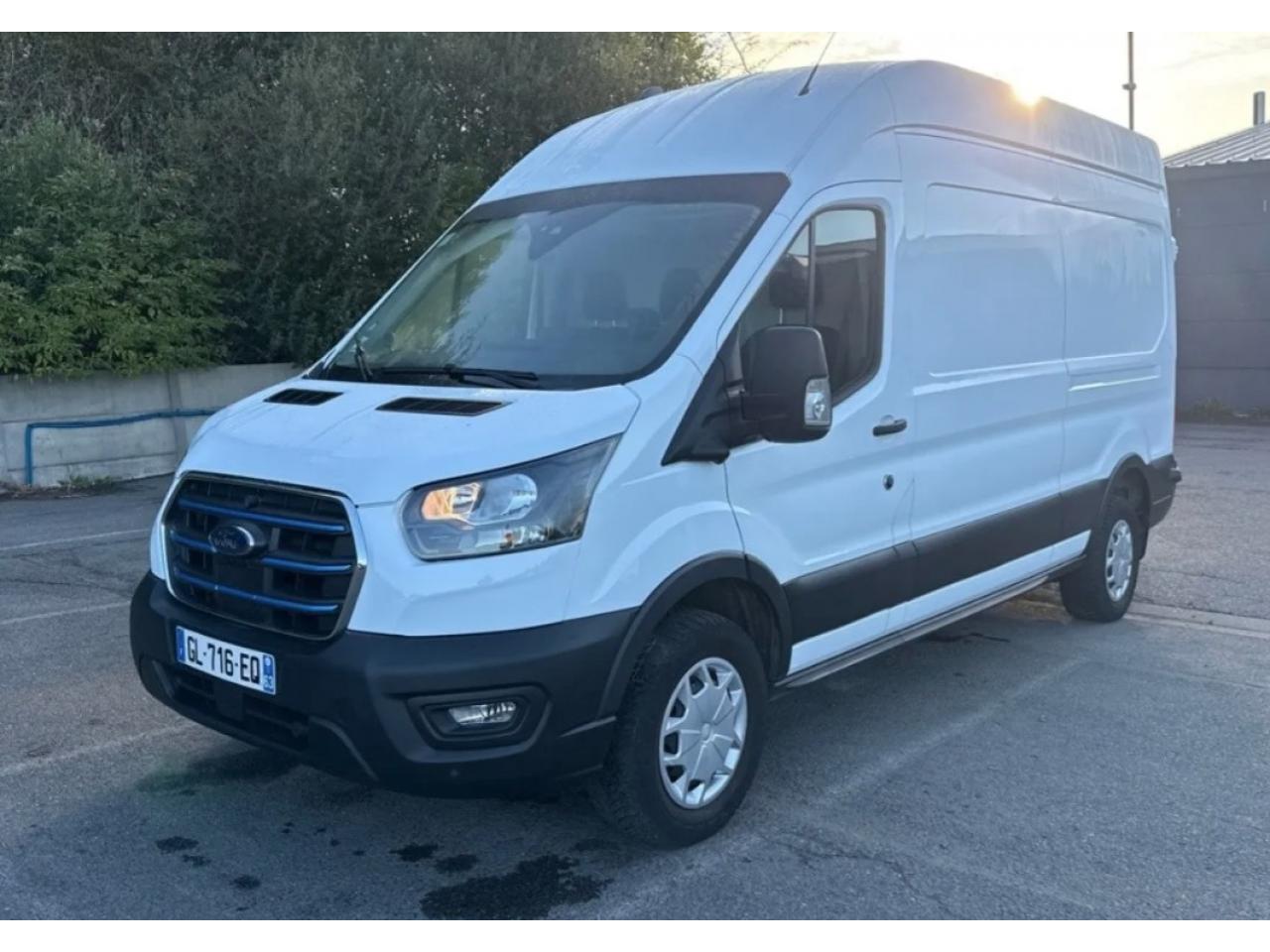 FORD TRANSIT e-E390 L3H3 184cv 77 kWh Trend Business Autonomie WLTP : 300 km Soh : 94%