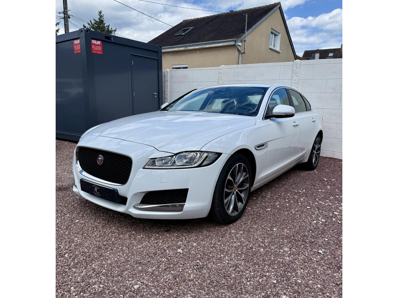 JAGUAR XF