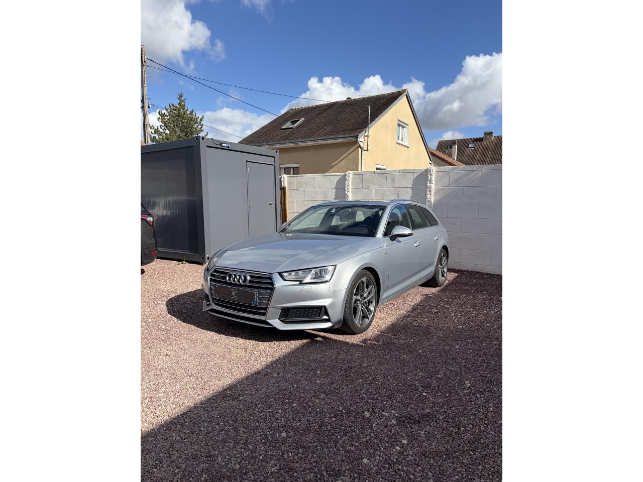 AUDI A4
