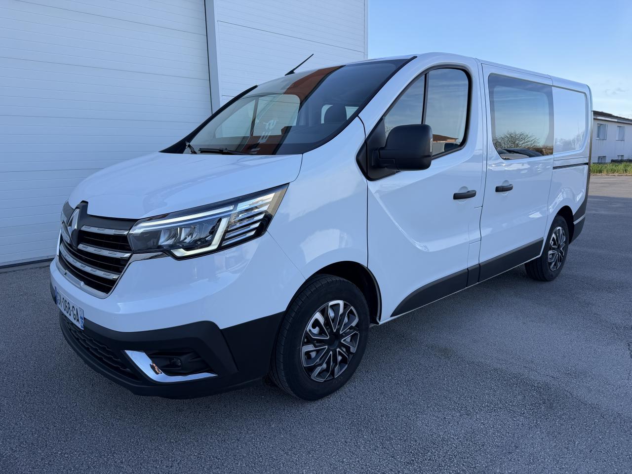 RENAULT TRAFIC
