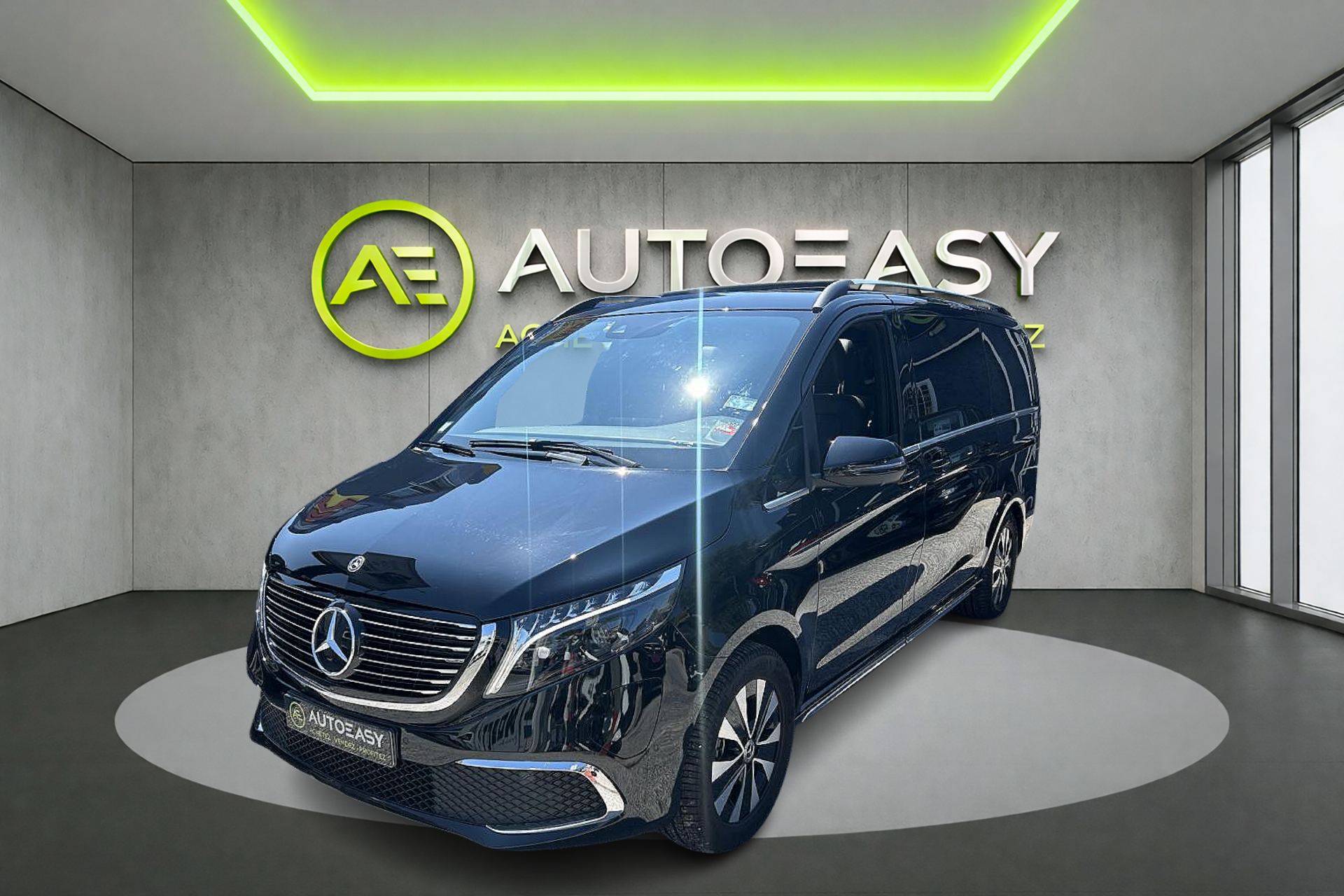 MERCEDES EQV