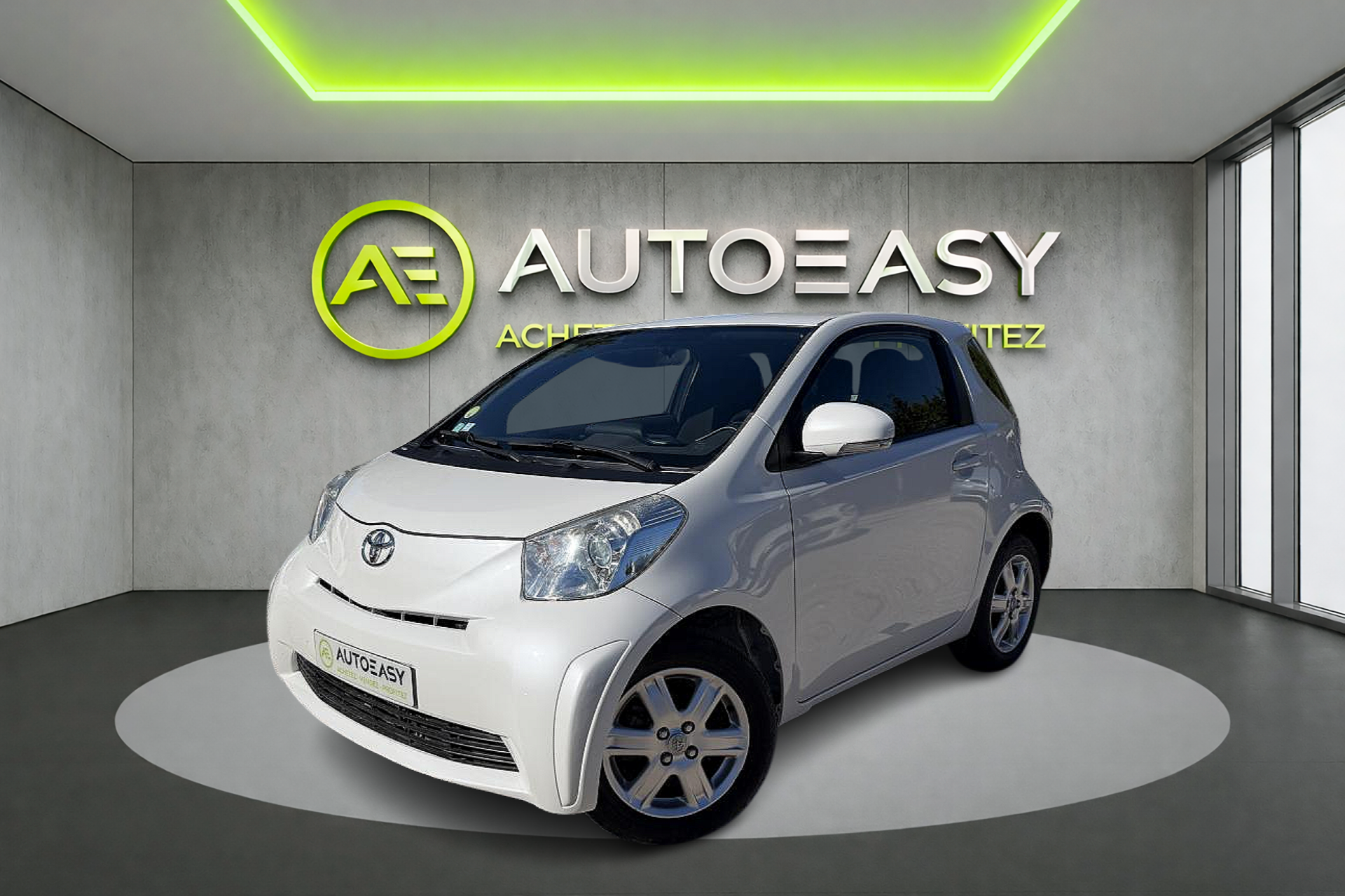 TOYOTA IQ