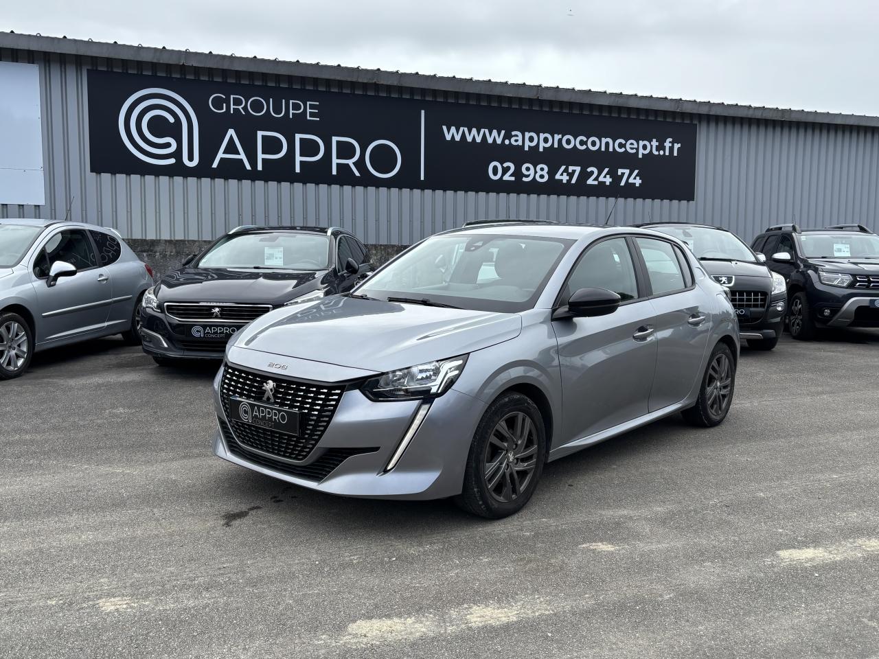 PEUGEOT 208