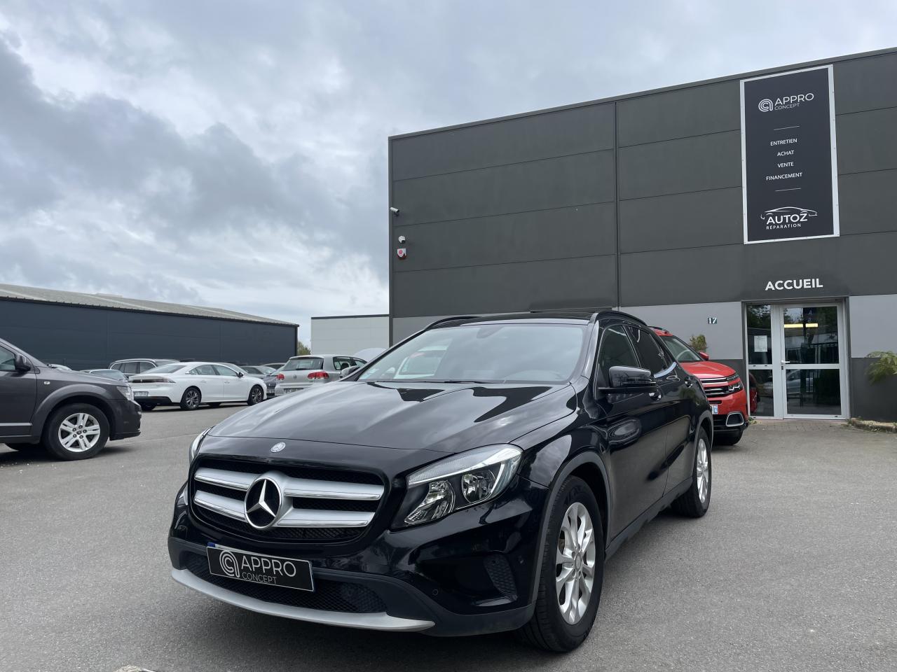 MERCEDES GLA