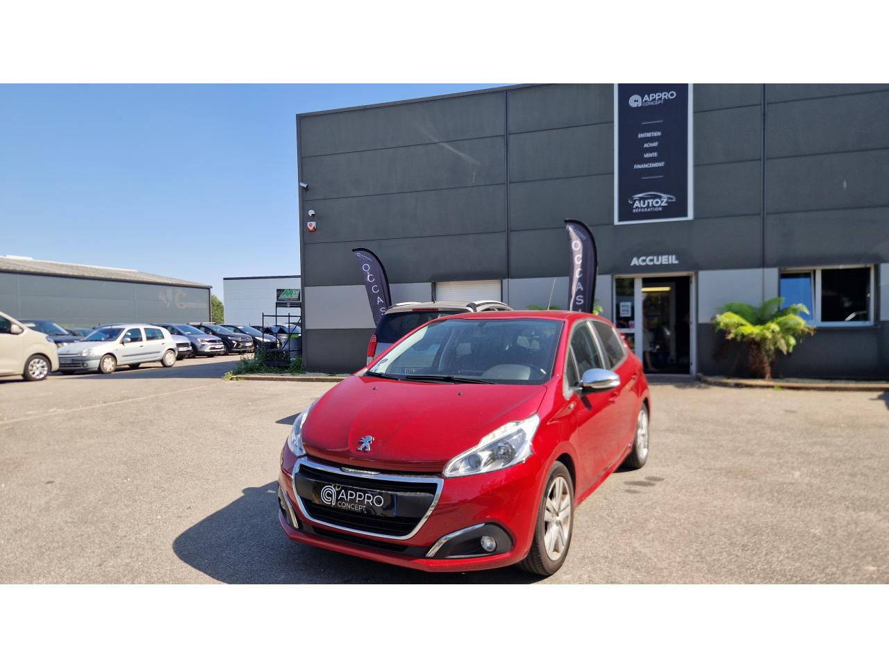 PEUGEOT 208