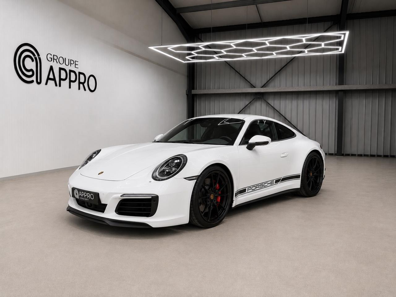 PORSCHE 911