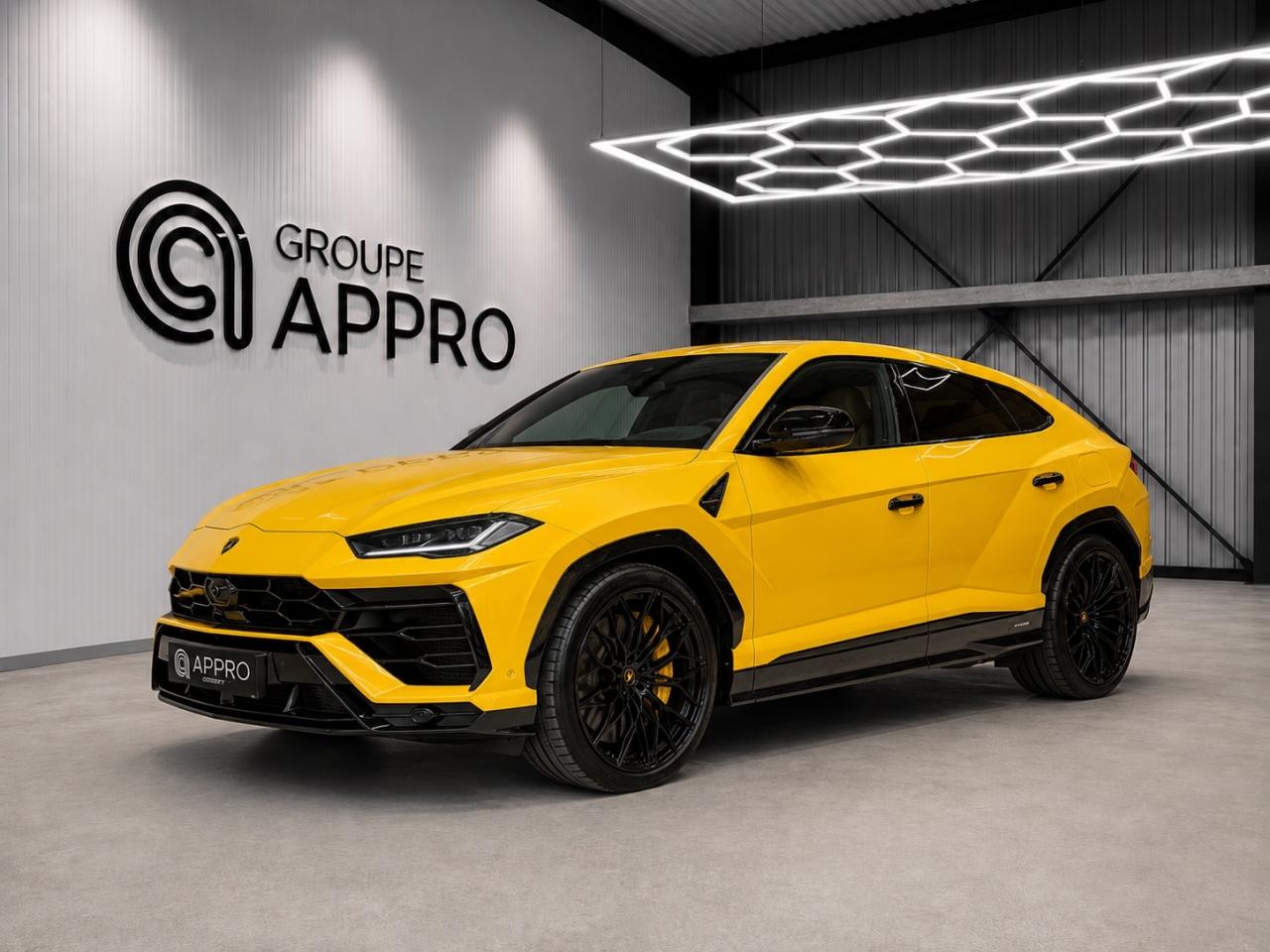 LAMBORGHINI URUS SE V8 - 800 CV