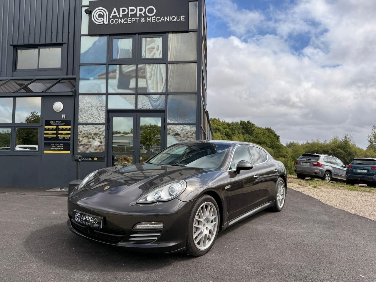 PORSCHE PANAMERA