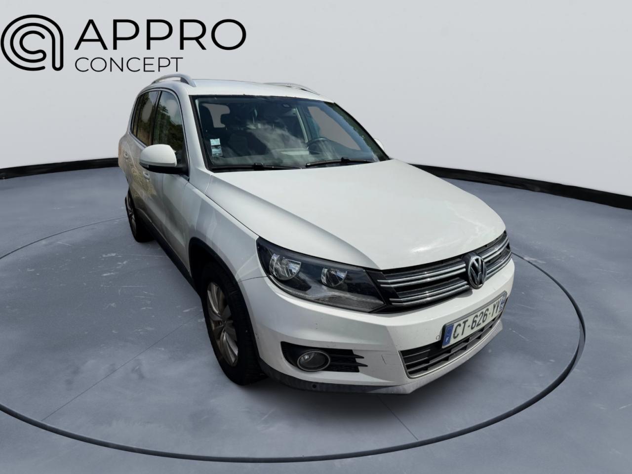 VOLKSWAGEN TIGUAN